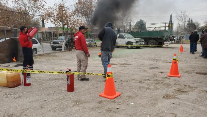 Dan capacitación PC y Bomberos para el departamento de ecología