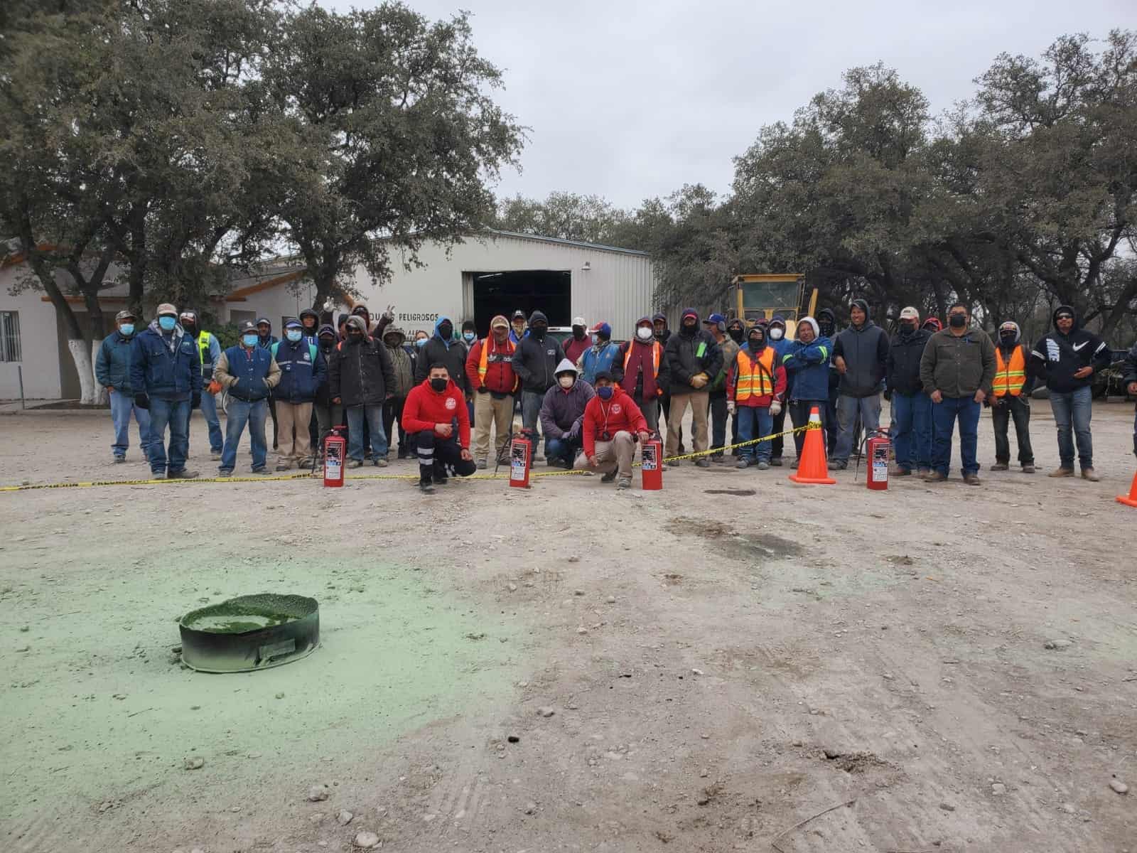 Dan capacitación PC y Bomberos para el departamento de ecología