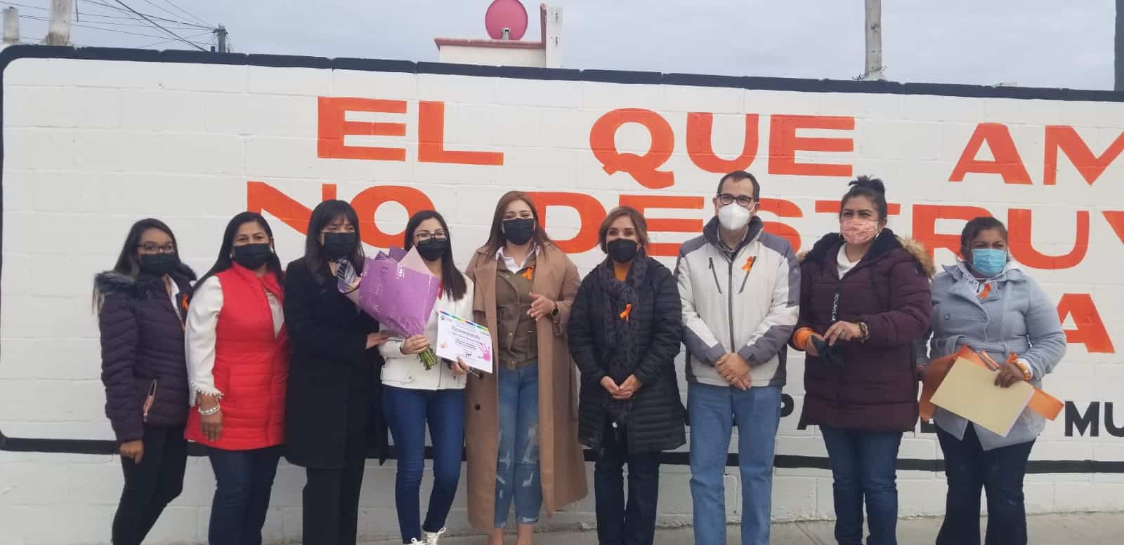 Difunden mensaje contra la violencia con murales callejeros