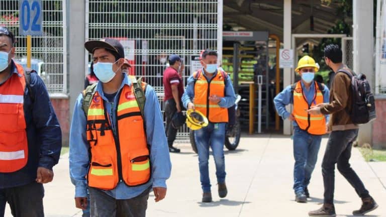 Se alistan para los paros técnicos en las empresas automotrices.