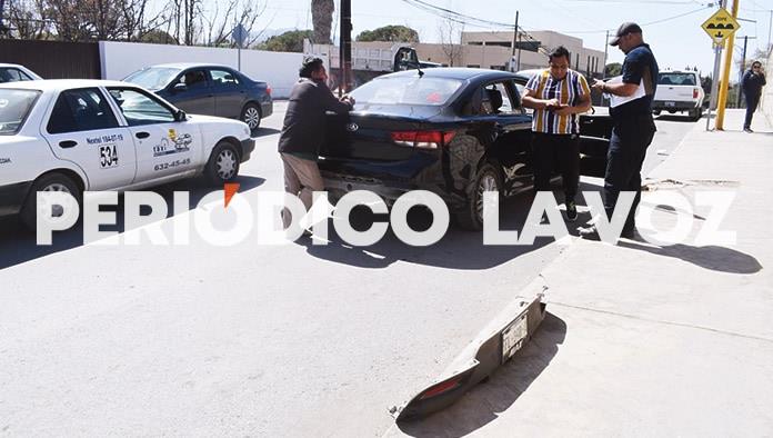 Manda a ‘volar’ a motociclista