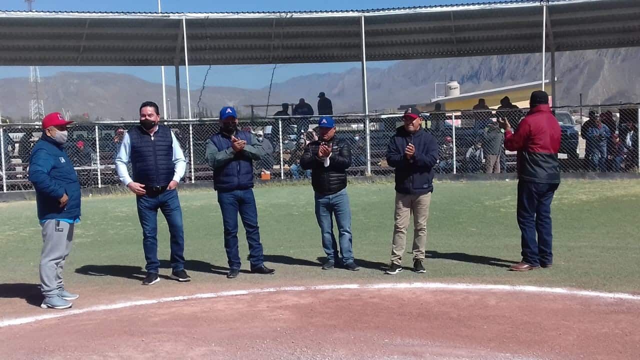 Este fin de semana, en Cuatro Ciénegas inició la final de beisbol.