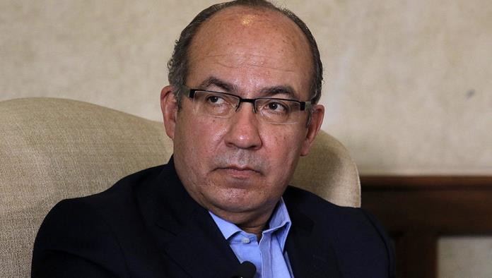 Cínico es mandar abrazos a asesinos; Calderón a AMLO