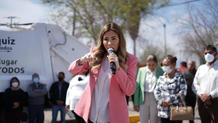 Comprometida Tania Flores con familias de Palaú