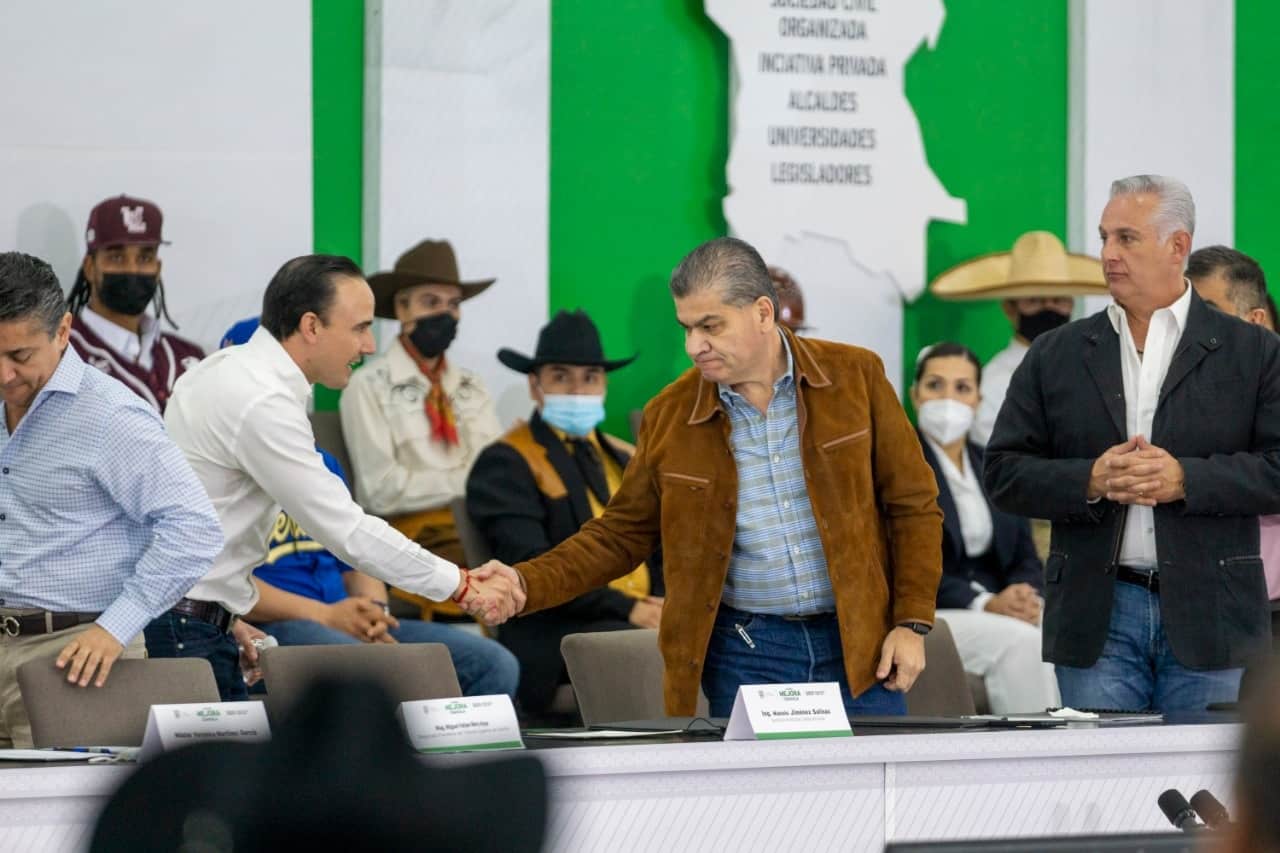 Firma Riquelme acuerdo social