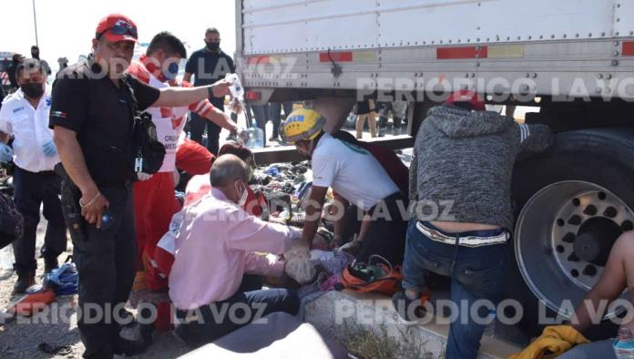 ¡Tragedia Migrante!; abandonan en Monclova a 200 personas en la caja de un tráiler