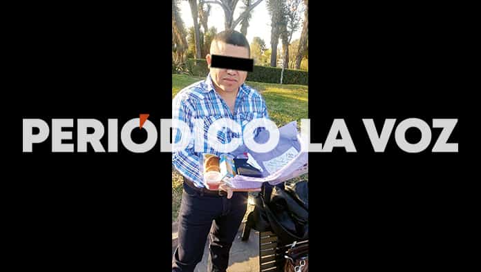 El ex ministerial y actual empleado del IMSS fue sorprendido en posesión de dos kilos de marihuana.