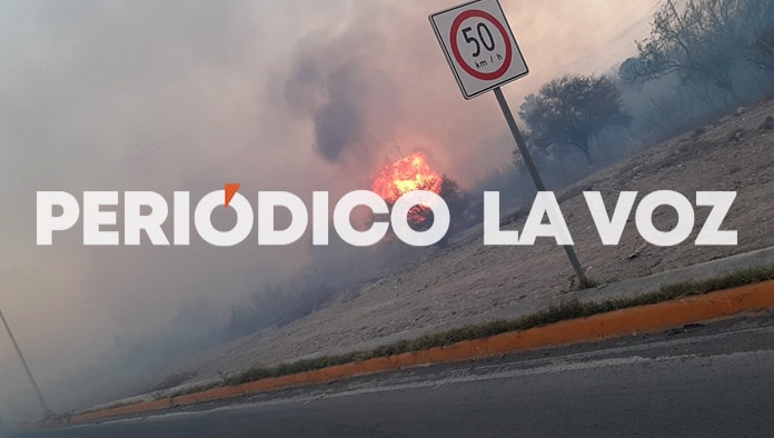 Las llamas superaron los dos metros de altura.