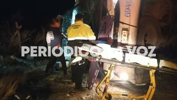 Nueva Rosita: ¡Vuelca autobús; 1 muerto!