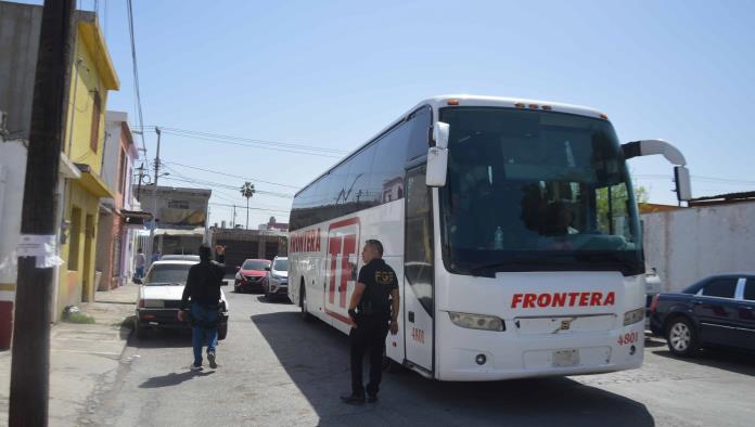Rescatan ahora a 43 migrantes