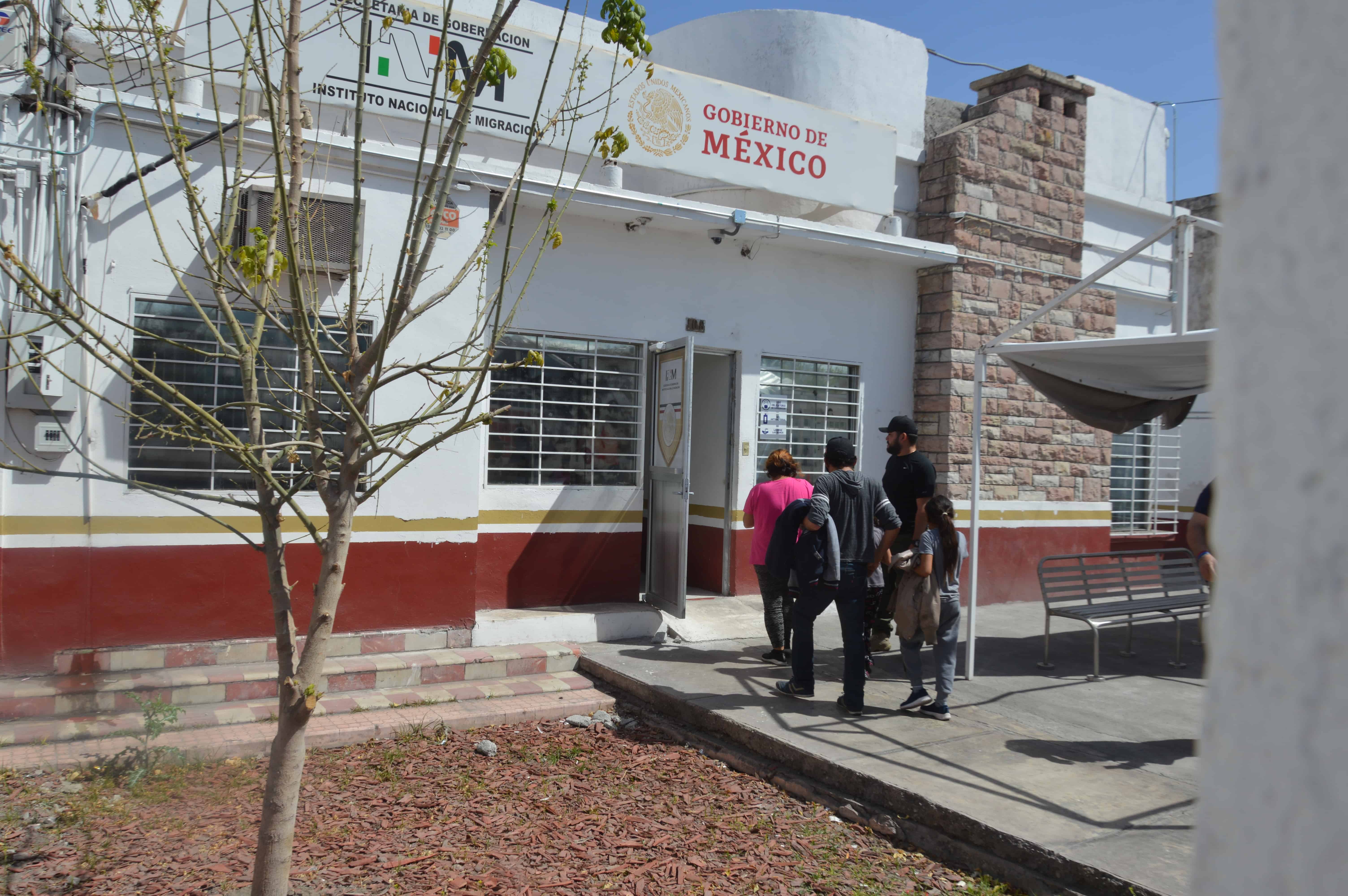 Rescatan ahora a 43 migrantes