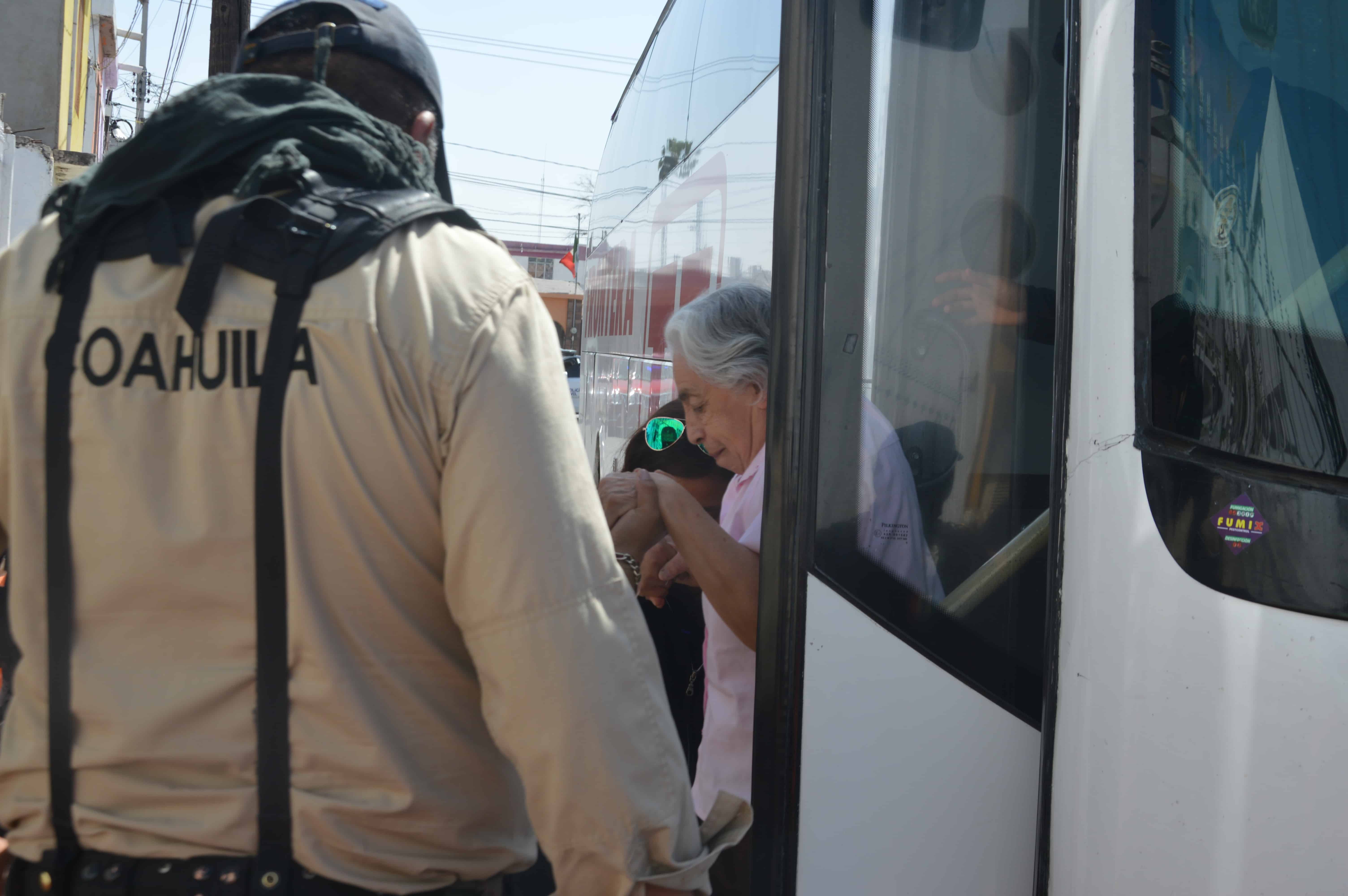 Rescatan ahora a 43 migrantes