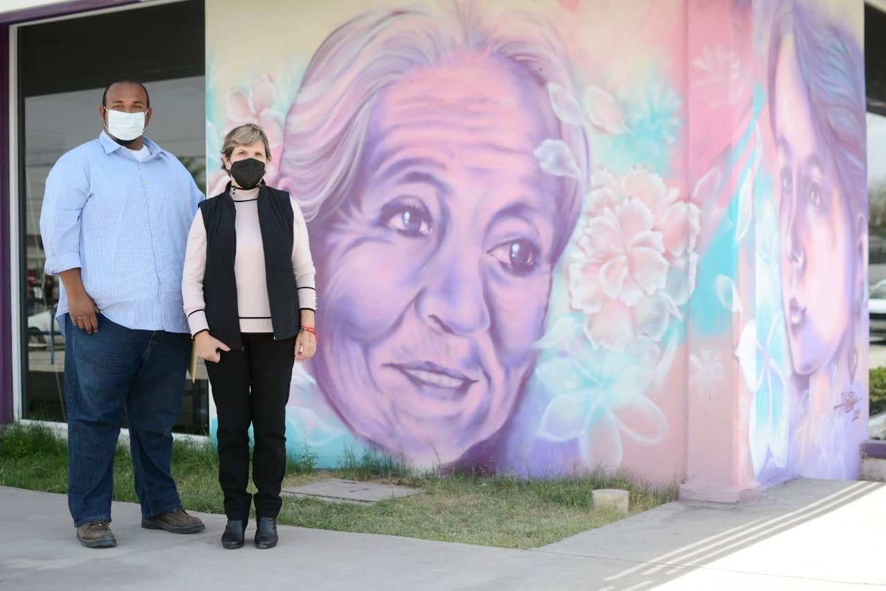Dedica DIF mural a las mujeres