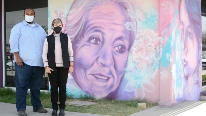 Dedica DIF mural a las mujeres
