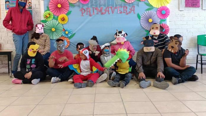 Celebran la primavera niños del CAM 40