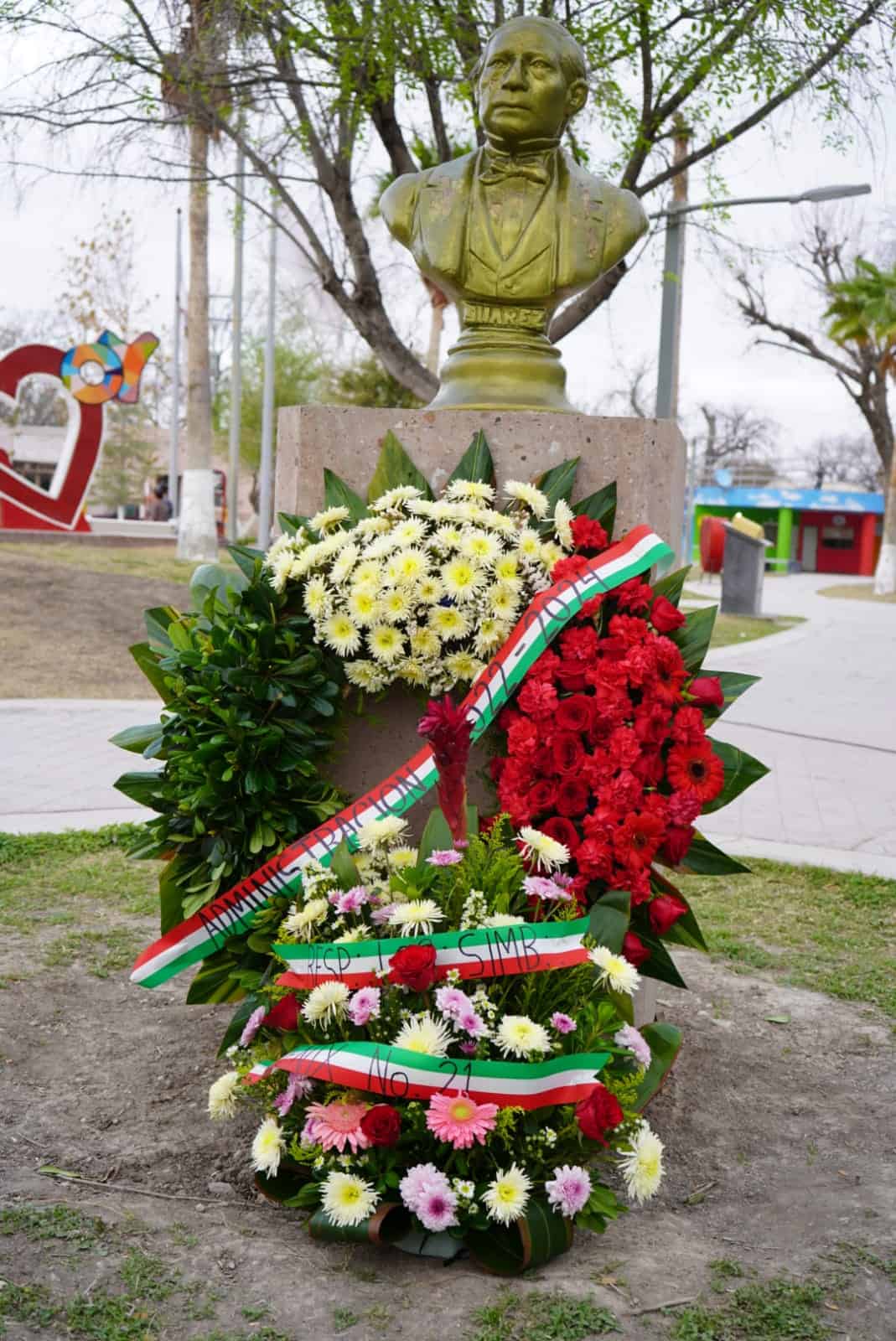 Conmemoran aniversario del Benemérito de las Américas