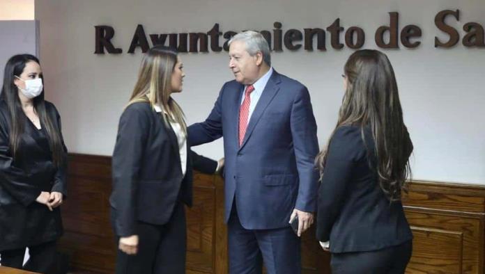Reconoce alcalde a mujeres policías
