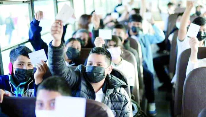 Aseguran vacunas a niños de Coahuila