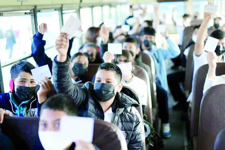 Se gestionarán más vacunas para vacunar a todos los menores de Coahuila.