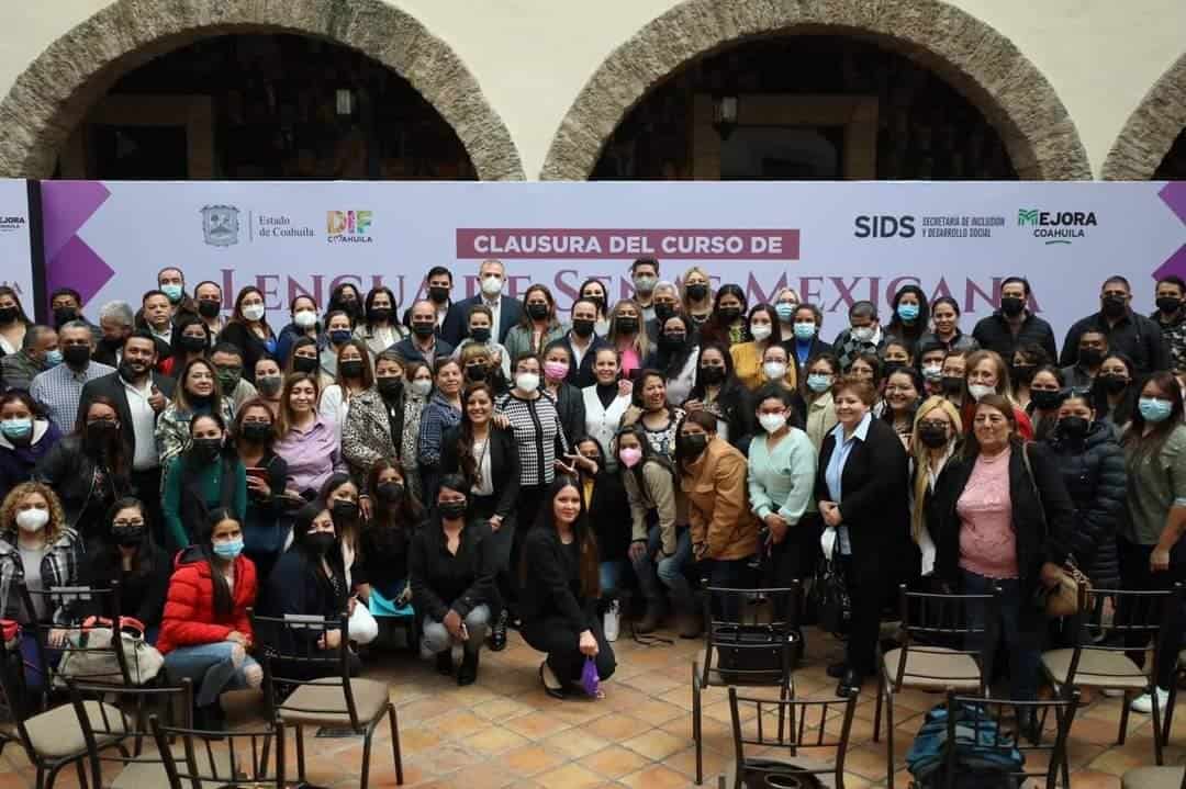 Fortalecen inclusión con lenguaje de señas