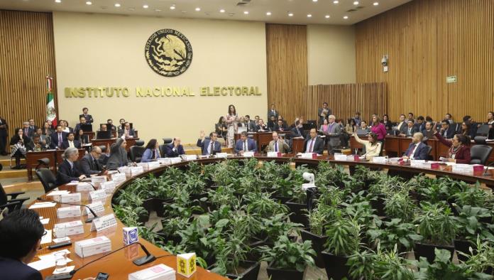 Inviable reformar al INE