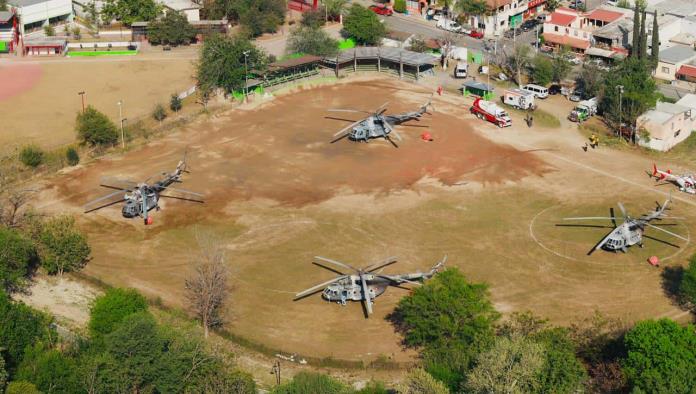 Sobrevuelan incendio en Nuevo León