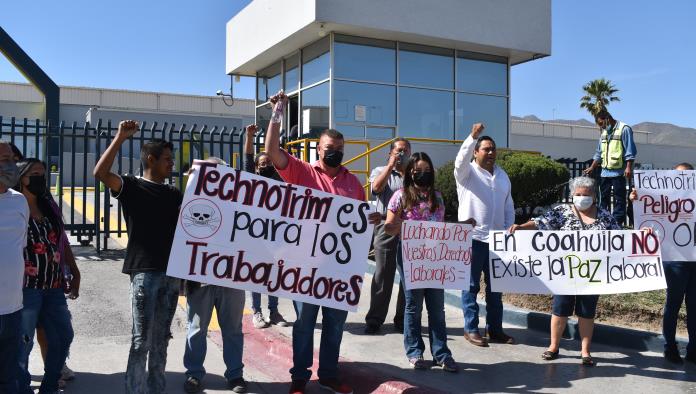 Se niega Technotrim a pagar finiquitos