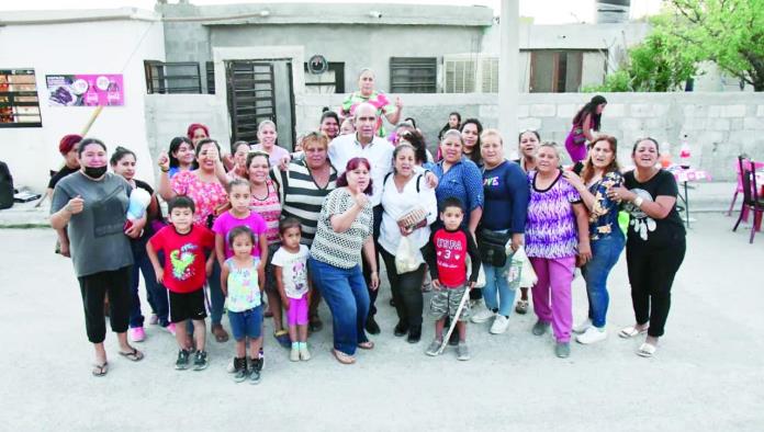 Celebra Alcalde la colonia 2 de Abril