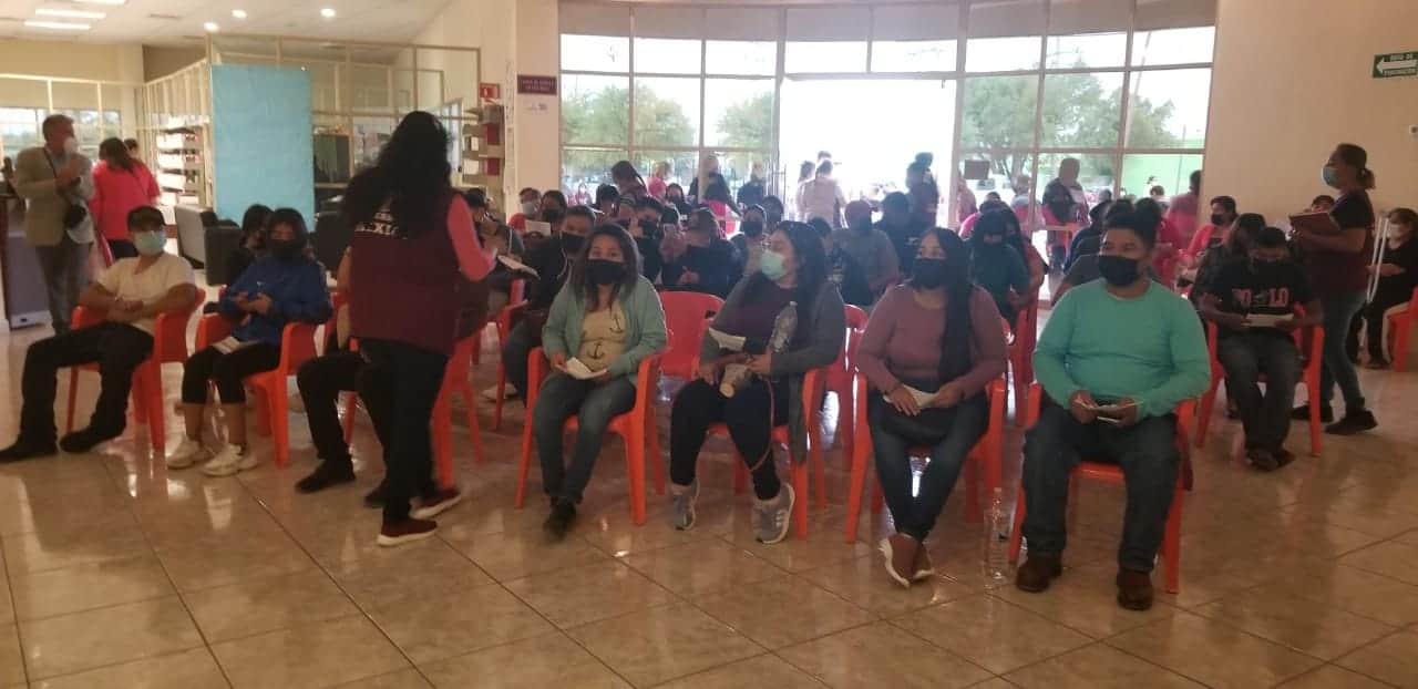 Vacunan a mil 320 jóvenes