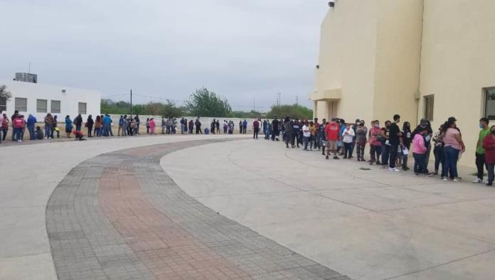 Vacunan a mil 320 jóvenes
