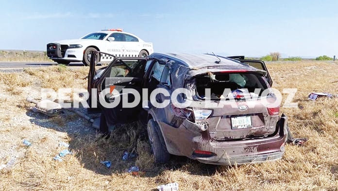 Volcadura en Sabinas deja tres lesionados