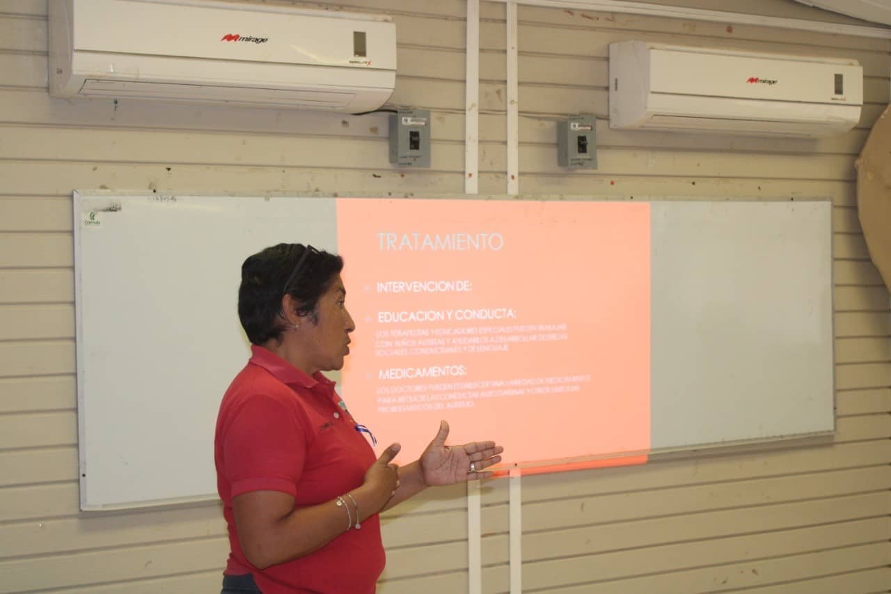 Acude DIF Cuatro Ciénegas a plática sobre autismo