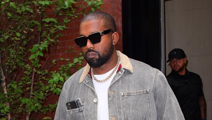 Kanye West critica a Forbes por subestimar su fortuna, asegura ser más rico 