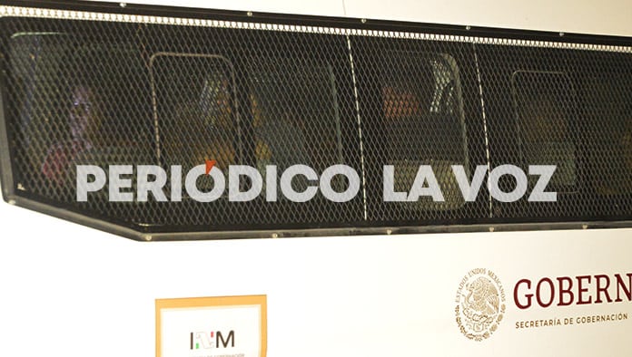 Se amotinan migrantes en el INM