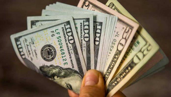 Roban $1 millón de dólares de dinero falso para películas