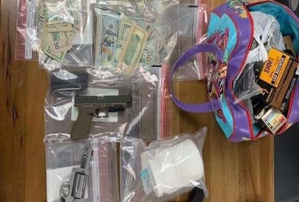 Decomisa DEA drogas y armas sin precedentes