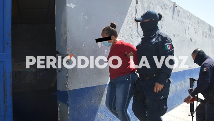 La ex empleada de la cadena de conveniencia decía que buscaba trabajo para distraer a los empleados y tomar el dinero de las cajas registradoras.