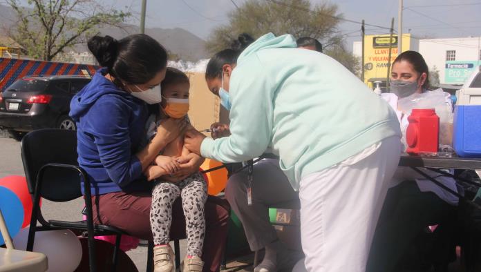 Llevan vacunación a tres colonias