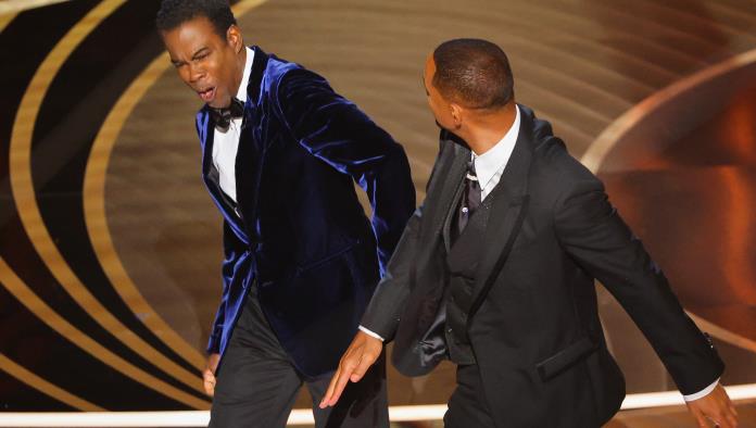 Suben ventas del libro de Will Smith tras la bofetada