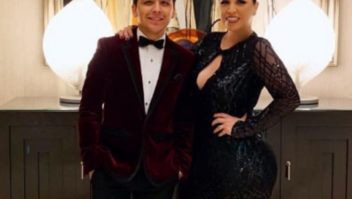 Madre de Christian Nodal tiene tumor maligno en el colon