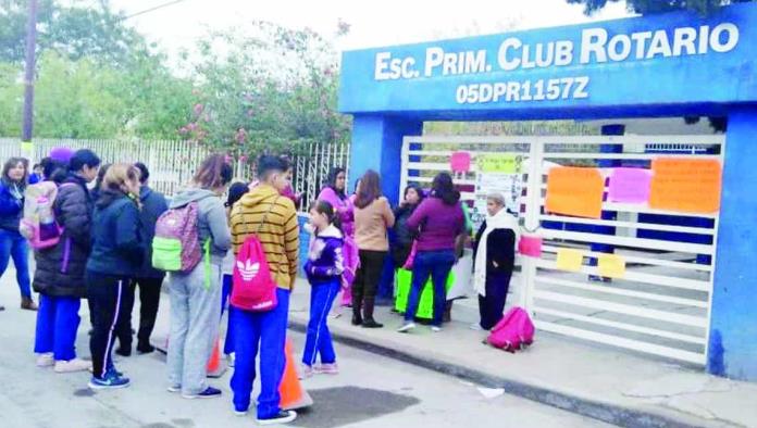 Deben padres vigilar escuelas