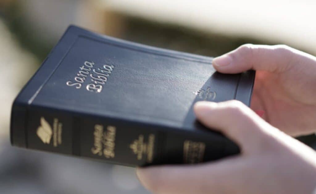 ¡Sorprendente! Se quema casa y la biblia queda intacta