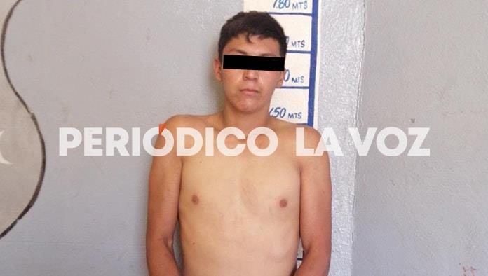 Roba motocicleta fuera de notaría