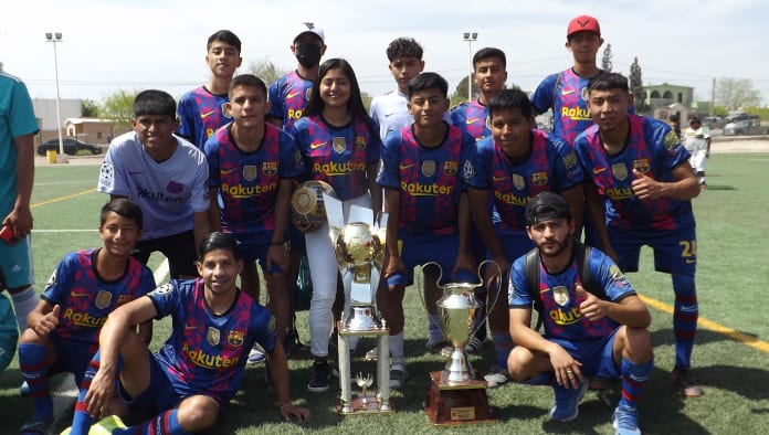 Lazzer Jr. cortó vuelo a Halcones