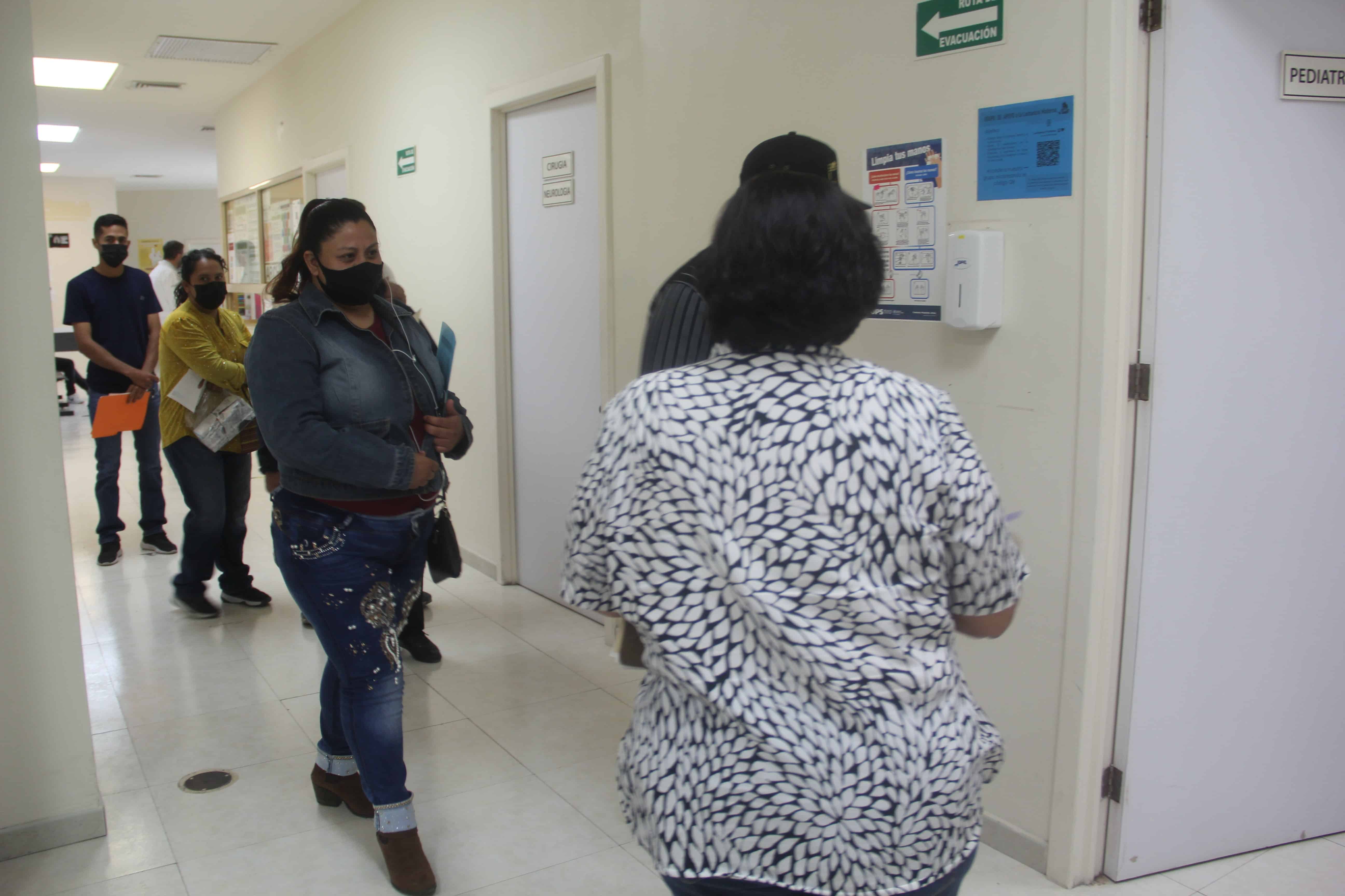 Se tienen suficientes dosis disponibles en las cuatro sedes.