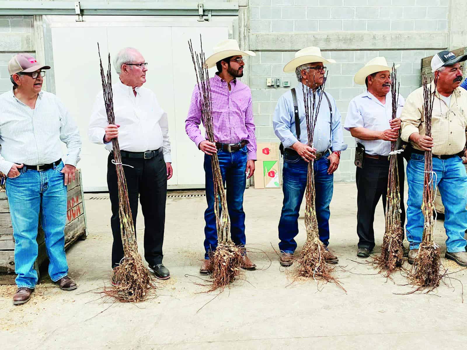 El alcalde de Arteaga reafirmó su compromiso de seguir impulsando acciones para la reactivación del campo.
