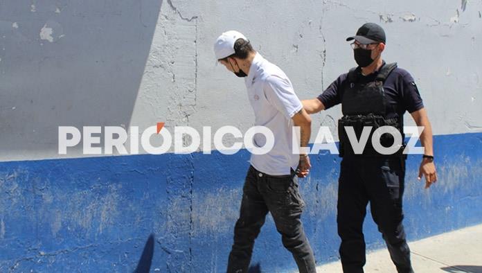 Acusan a ‘ratón’ de rondar camión