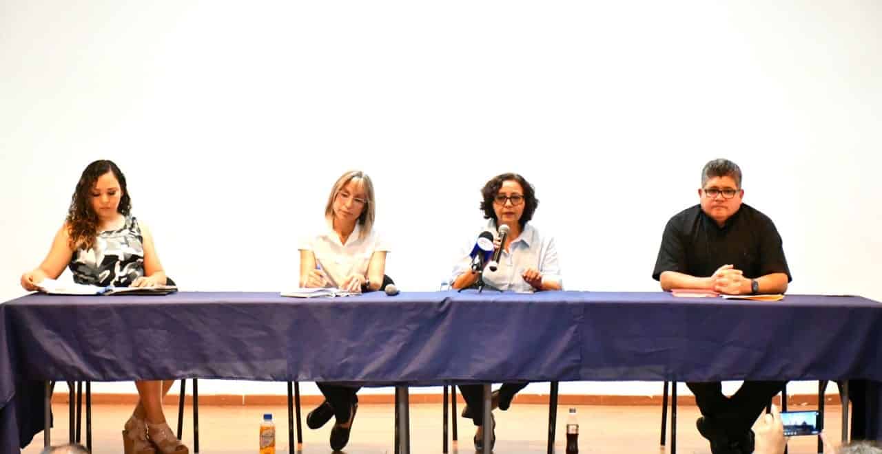 La regidora Gabriela Garza, durante el anuncio de la nueva forma en que se llevará a cabo el viacrucis, se fusionarán, asuntos religiosos, turísticos y culturales.