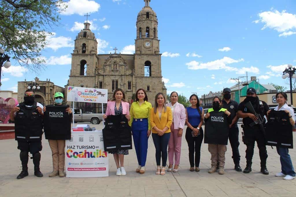 Múzquiz: Instala Tania módulo de atención turística