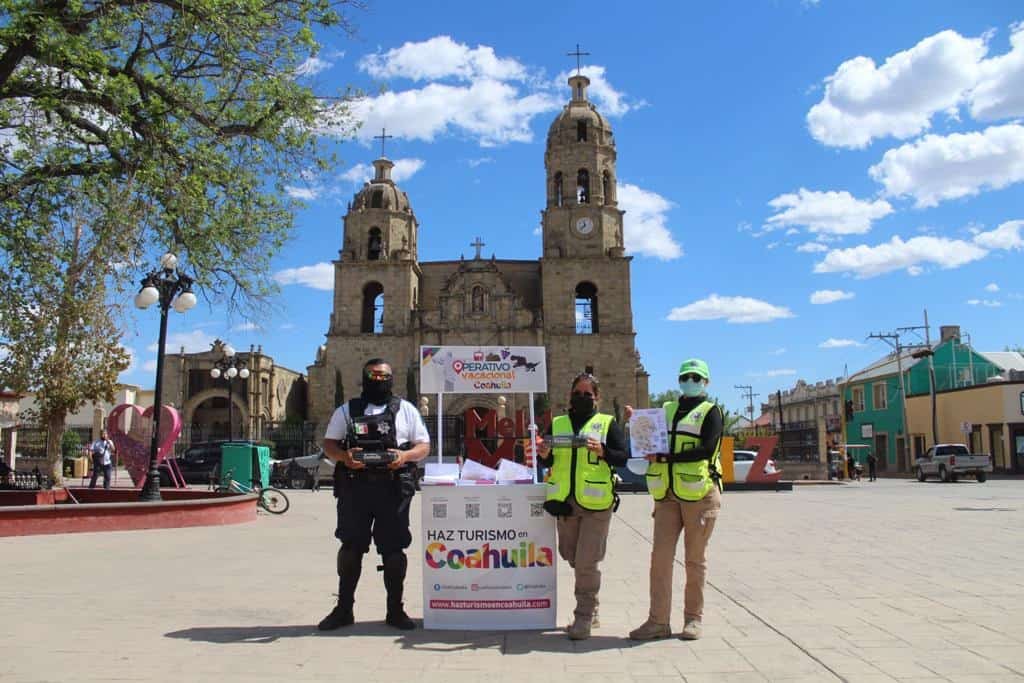 Múzquiz: Instala Tania módulo de atención turística